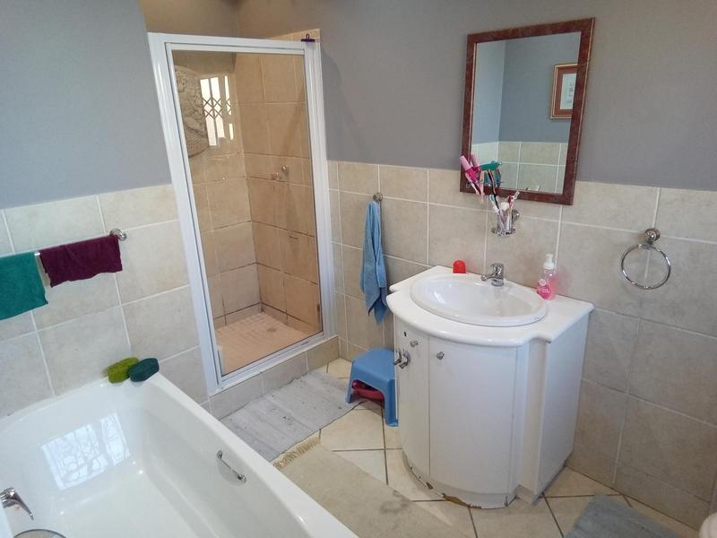 3 Bedroom Property for Sale in Boggomsbaai Western Cape